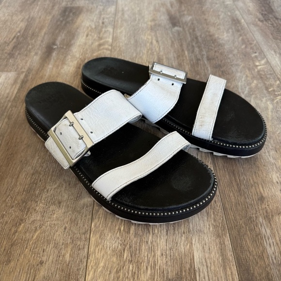 Sorel Roaming NL3594-125 White Leather Buckle Slip On Slide Sandals - Picture 3 of 10